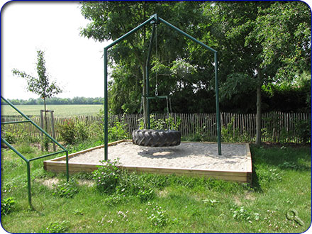 Spielplatz mit Riesenradschaukel