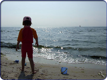 Muschelnsammeln und Herumtoben am ausgedehnten Strand